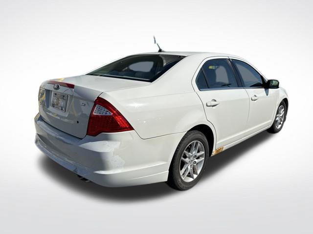 Used 2010 Ford Fusion SE FWD image 2