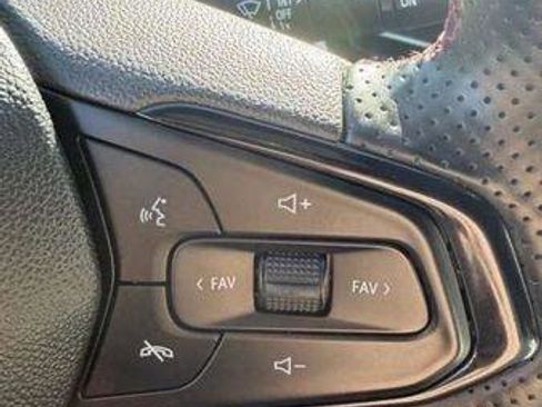 Used 2024 Chevrolet Trax RS FWD image 21