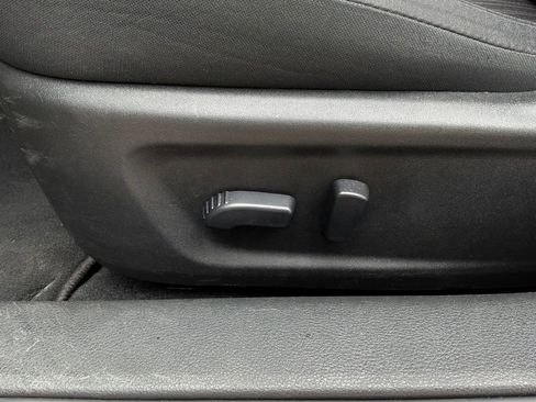 Used 2025 Nissan Altima 2.5 SV FWD image 11
