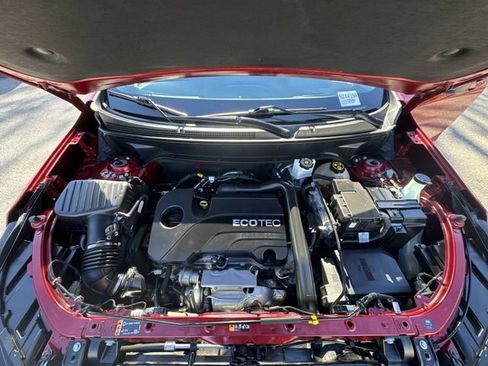 Used 2020 Chevrolet Equinox LT w/ Driver Convenience Package image 29