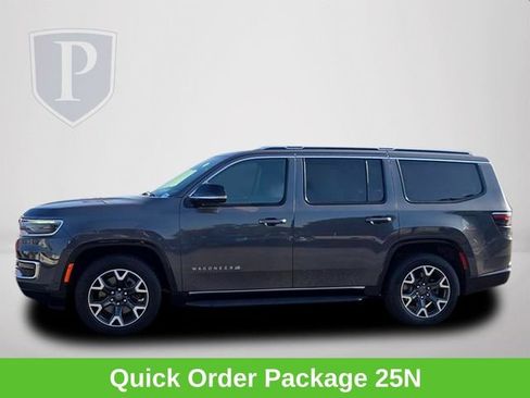 Used 2024 Jeep Wagoneer Series III AWD/4WD image 12