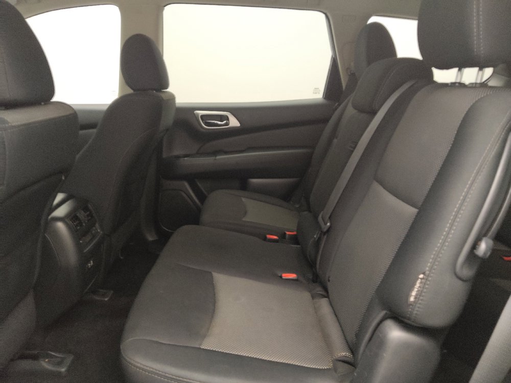 Used 2019 Nissan Pathfinder S FWD image 18