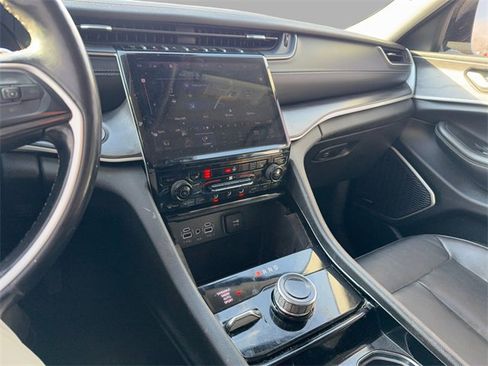 Used 2021 Jeep Grand Cherokee L Limited image 17