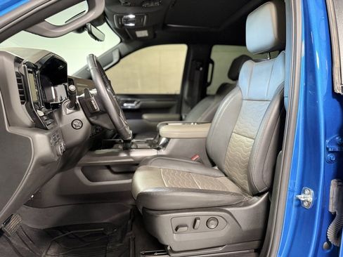 Used 2022 Chevrolet Silverado 1500 ZR2 w/ Technology Package image 17