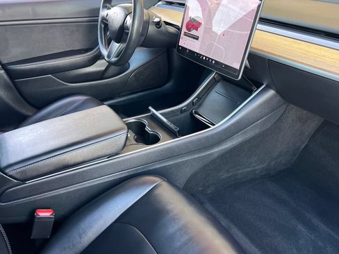 Used 2018 Tesla Model 3 Mid Range RWD image 18
