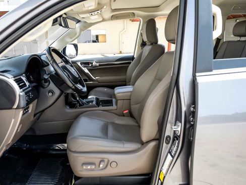 Used 2022 Lexus GX 460 Premium w/ Premium Package image 4