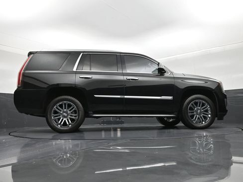 Used 2019 Cadillac Escalade 2WD image 24