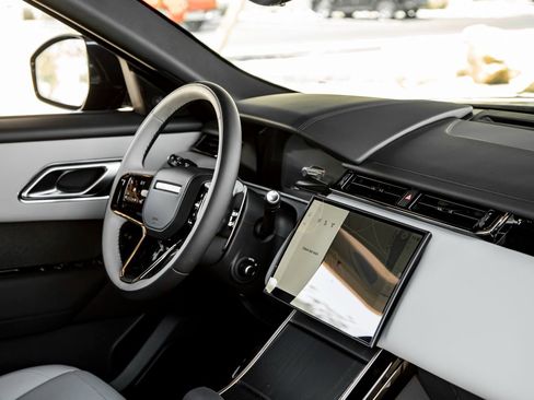 New 2026 Land Rover Range Rover Velar Dynamic SE image 30