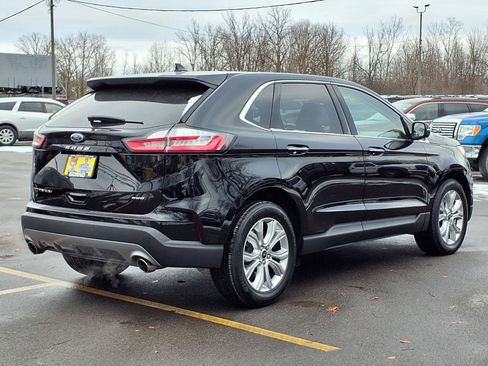 Used 2023 Ford Edge Titanium image 2