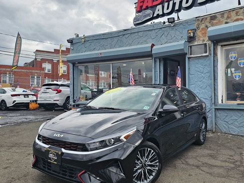 Used 2023 Kia Forte GT-Line w/ GT-Line Premium Package image 3