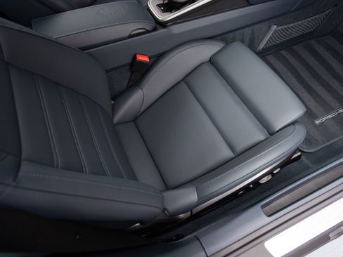 Certified 2024 Porsche 911 Carrera image 32