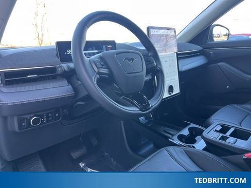 Certified 2025 Ford Mustang Mach-E Premium image 25