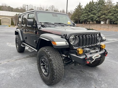 Used 2024 Jeep Wrangler Unlimited Rubicon w/ XTREMEE 35" Tire Package image 18