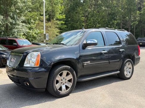 Used 2010 GMC Yukon SLT RWD image 2