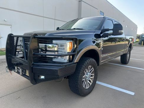 Used 2018 Ford F250 King Ranch w/ King Ranch Ultimate Package AWD/4WD image 2