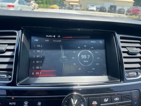 Used 2016 Kia K900 Luxury RWD image 55