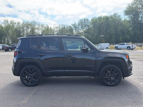 Used 2017 Jeep Renegade Altitude AWD/4WD image 28