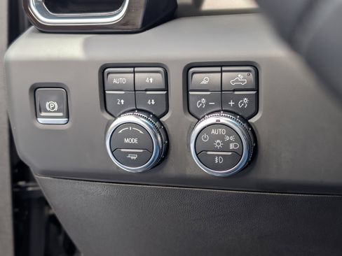 Used 2025 GMC Sierra 1500 Denali Ultimate image 31