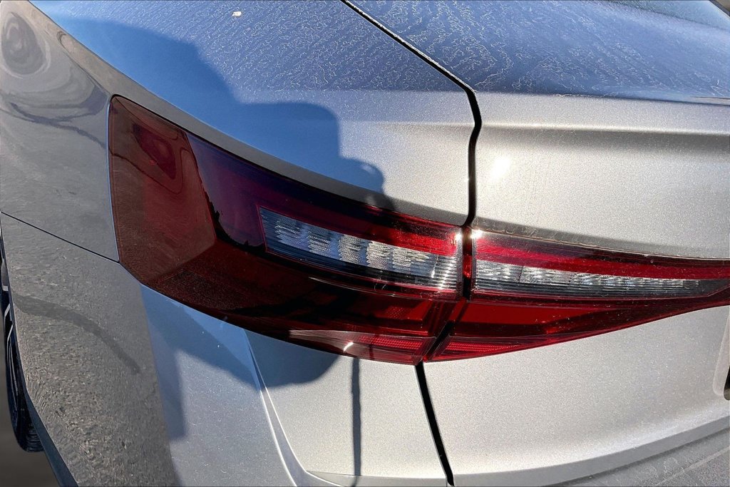 Used 2025 Volkswagen Jetta SE FWD image 22