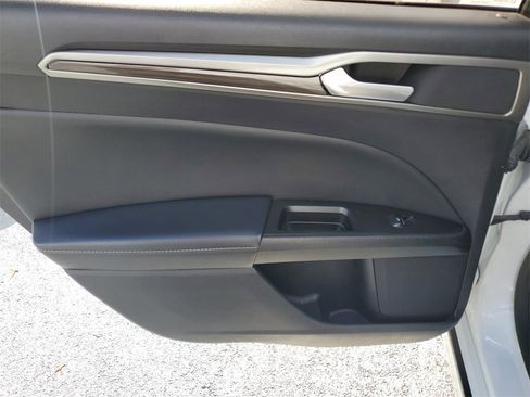 Used 2019 Ford Fusion SEL image 9