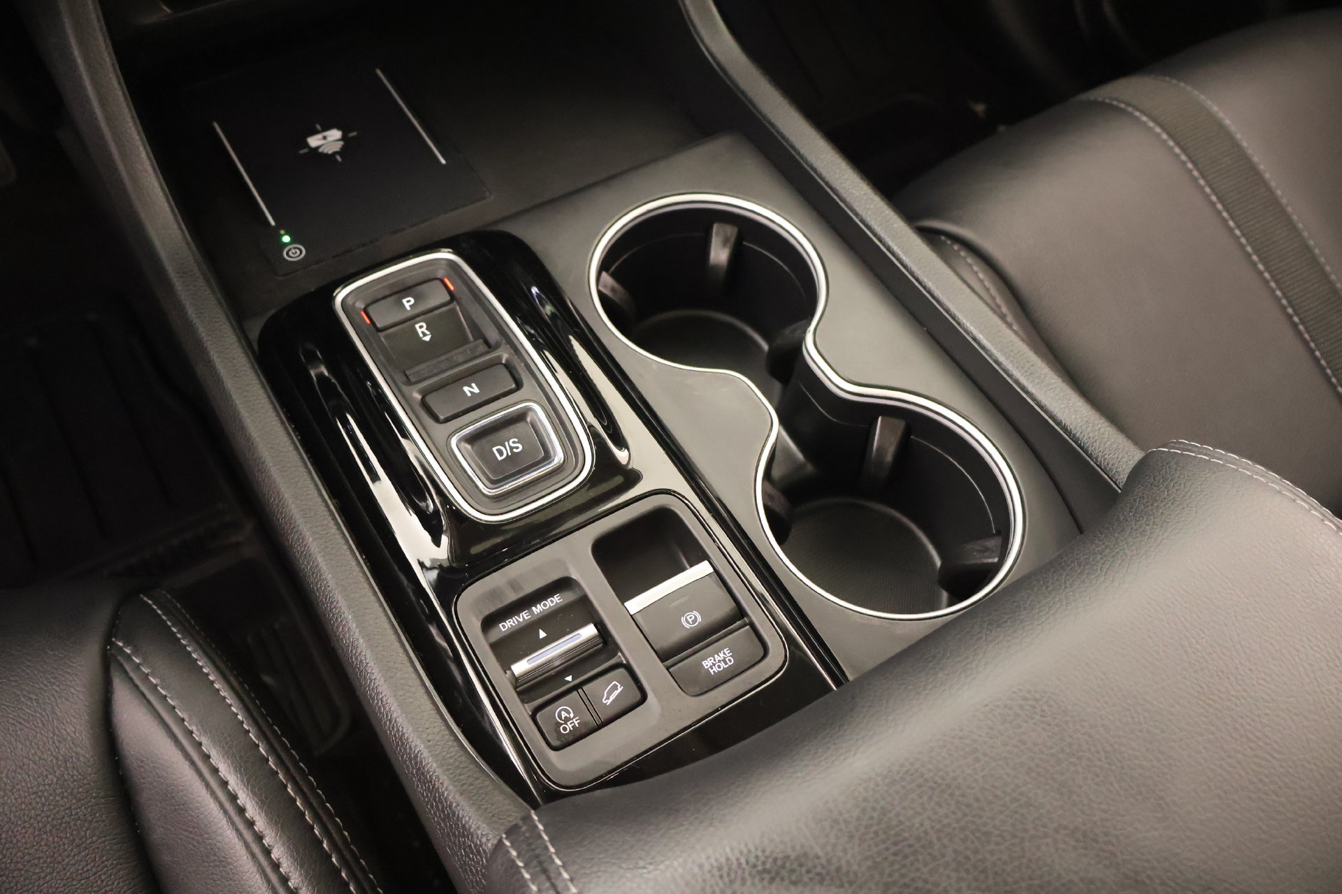 Used 2025 Honda Pilot Touring image 8