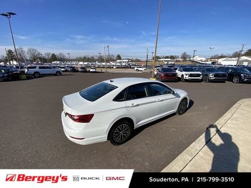 Used 2021 Volkswagen Jetta SE image 23