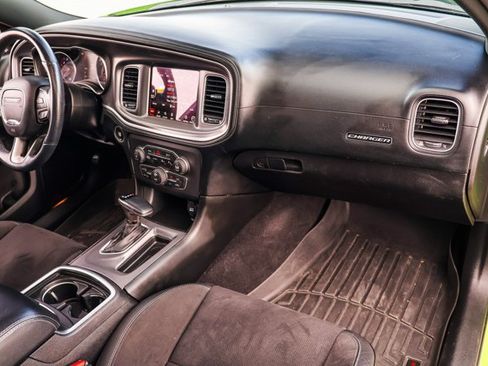 Used 2019 Dodge Charger Scat Pack w/ Dynamics Package RWD image 25