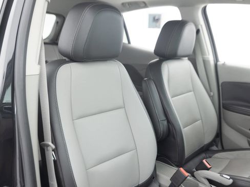 Used 2014 Buick Encore Leather FWD image 28