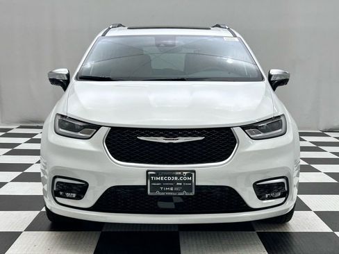 New 2026 Chrysler Pacifica Pinnacle image 3