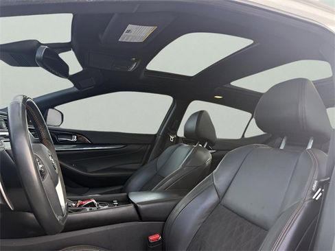 Used 2022 Nissan Maxima SR w/ Sport Mat Group image 11