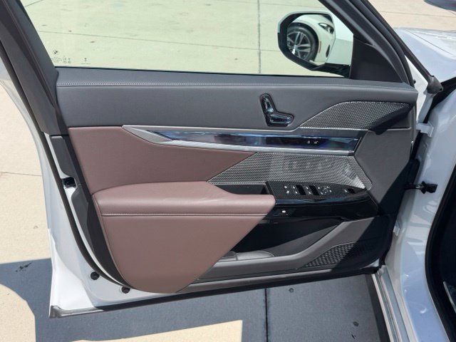 Used 2026 BMW 740i w/ Premium Package RWD image 11