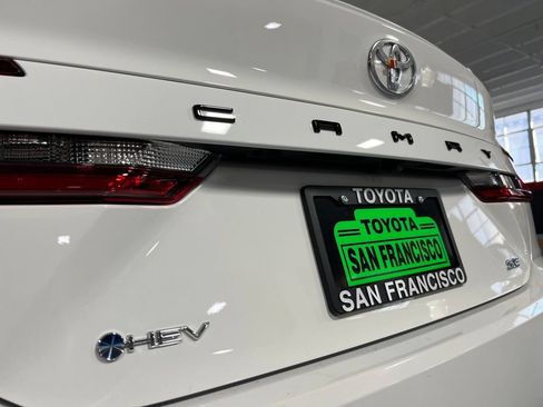 New 2026 Toyota Camry SE FWD image 8