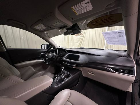 Used 2022 Cadillac XT4 Premium Luxury w/ Safety Alert Package AWD/4WD image 19