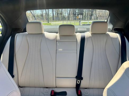 Used 2018 Mercedes-Benz E 300 4MATIC image 15