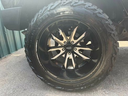 Used 2017 Jeep Wrangler Unlimited Sahara w/ Max Tow Package AWD/4WD image 24
