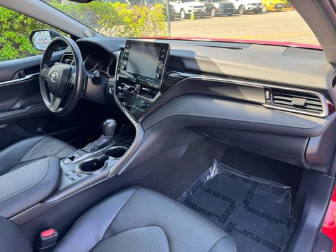 Used 2024 Toyota Camry XSE w/ Navigation Package image 37