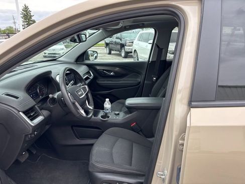 Used 2023 GMC Terrain SLE w/ Driver Convenience Package AWD/4WD image 2