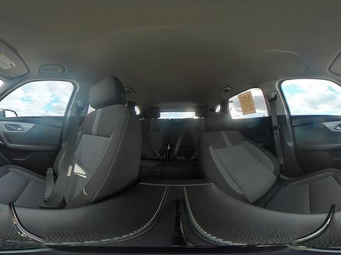 Used 2025 Chevrolet Blazer LT image 42