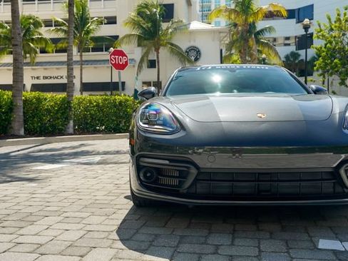 Used 2023 Porsche Panamera 4 Platinum Edition AWD/4WD image 6