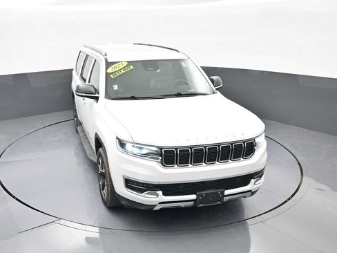 Used 2023 Jeep Wagoneer L Series III w/ Preferred Equipment Group image 29