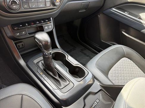 Used 2022 Chevrolet Colorado Z71 w/ Z71 Midnight Edition image 21