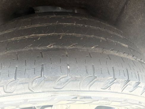 Used 2011 Jeep Grand Cherokee Overland AWD/4WD image 16