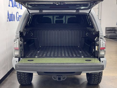 Used 2019 Toyota Tacoma TRD Sport w/ Technology Package AWD/4WD image 7