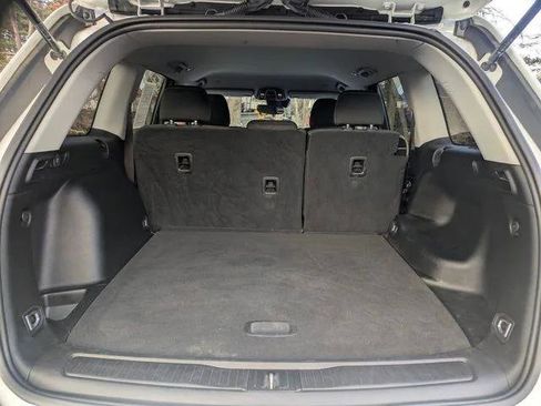 Certified 2023 Jeep Grand Cherokee Laredo image 33