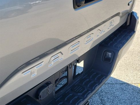 Used 2023 Toyota Tacoma Limited image 6