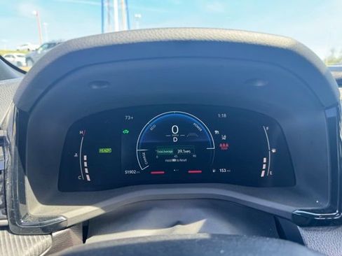 Used 2025 Toyota Camry SE image 19