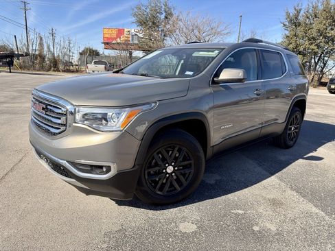 Used 2019 GMC Acadia SLT image 1