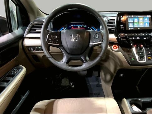 Used 2018 Honda Odyssey EX image 6