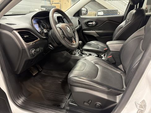 Used 2022 Jeep Cherokee Limited w/ Elite Package image 3