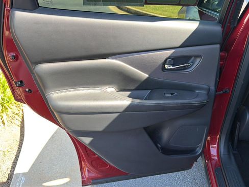 Used 2022 Nissan Murano SV FWD image 17